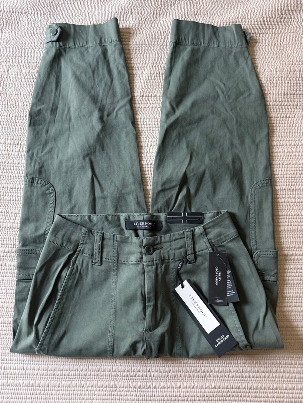Liverpool Utility Cargo Crop Pants In Green | Sz 25